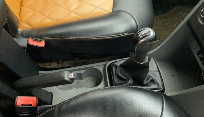2018 Tata Tigor Buzz PETROL, CNG, Manual, 81,675 km, Gear lever - Knob cover torn