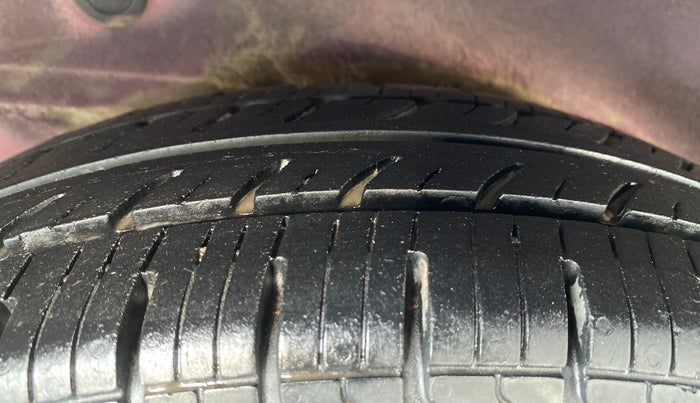 2014 Hyundai i10 MAGNA 1.1, Petrol, Manual, 75,689 km, Right Rear Tyre Tread