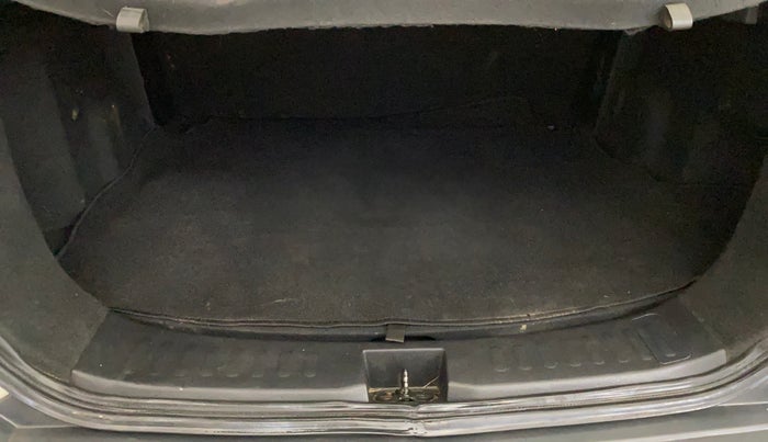 2020 Tata Harrier XM 2.0L KRYOTEC, Diesel, Manual, 95,754 km, Boot Inside