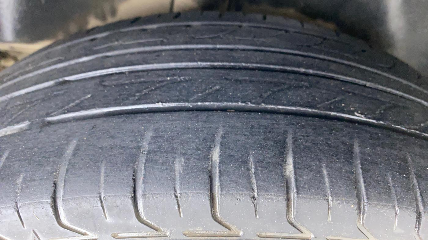 2011 Maruti Swift ZXI D, Petrol, Manual, 79,489 km, Right Rear Tyre Tread