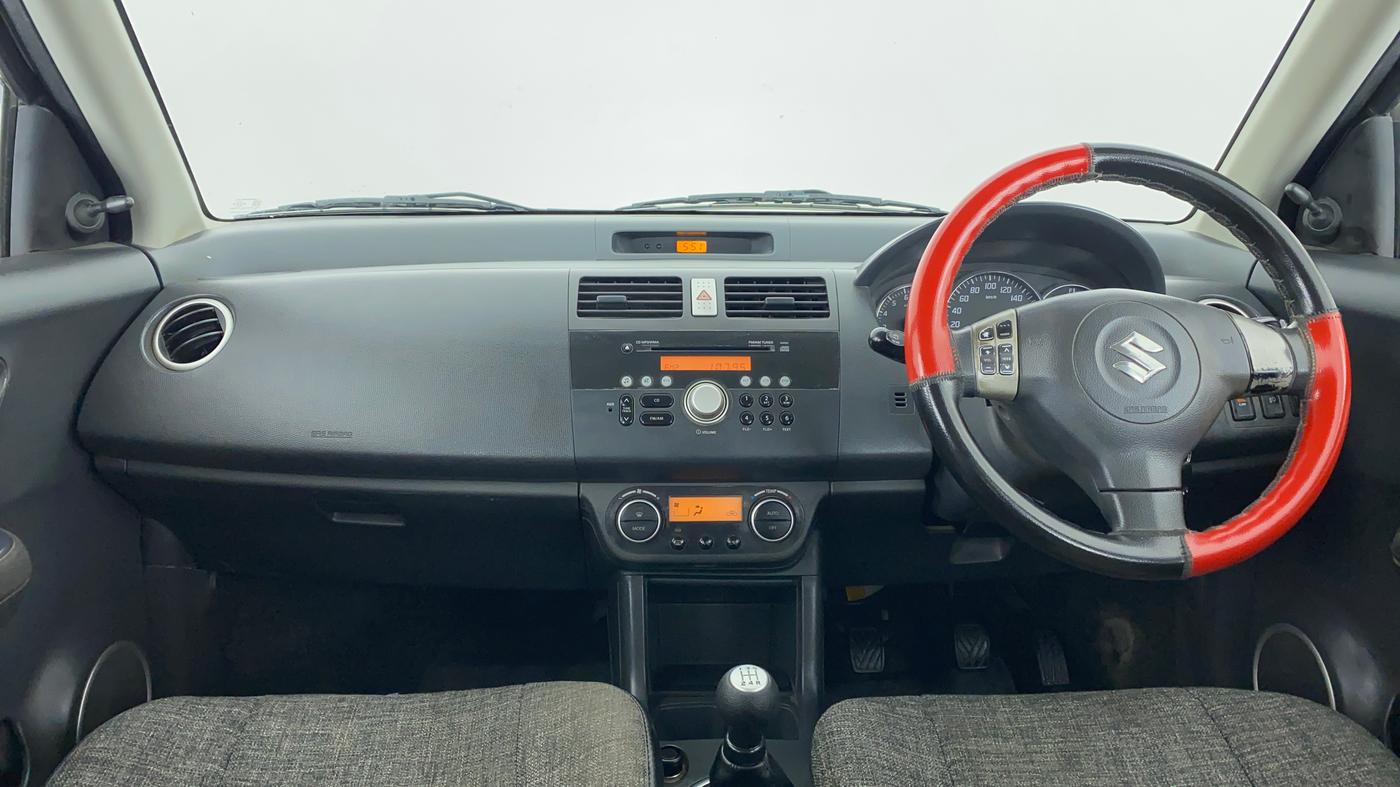 2011 Maruti Swift ZXI D, Petrol, Manual, 79,489 km, Dashboard
