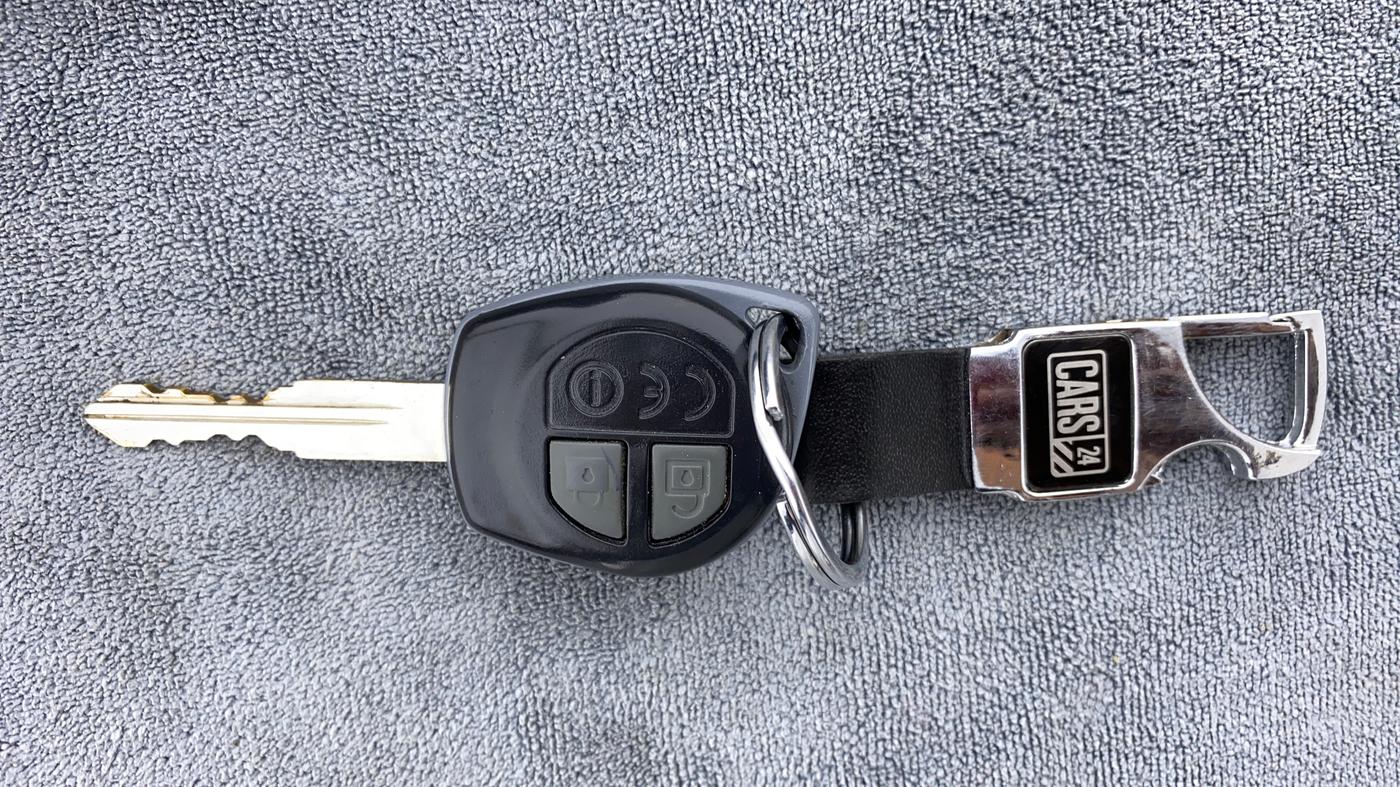 2011 Maruti Swift ZXI D, Petrol, Manual, 79,489 km, Key Close Up