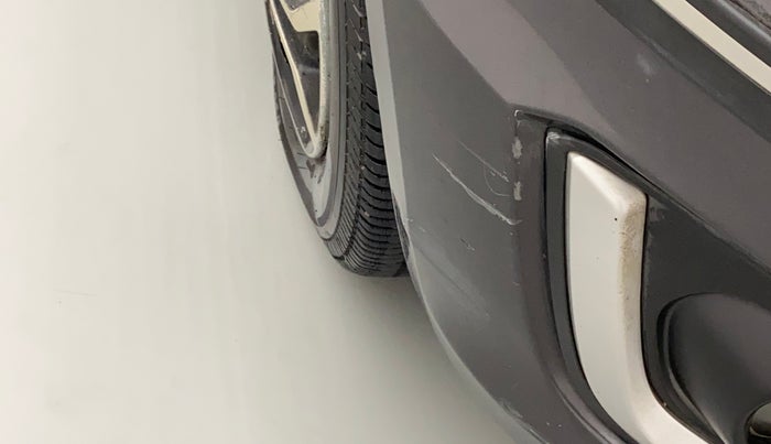 2017 Maruti Swift VXI, Petrol, Manual, 37,402 km, Front bumper - Minor scratches