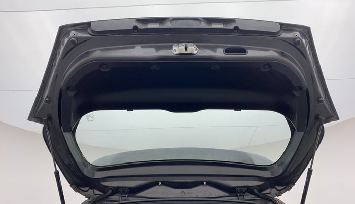 2017 Maruti Swift VXI, Petrol, Manual, 37,402 km, Boot Door Open