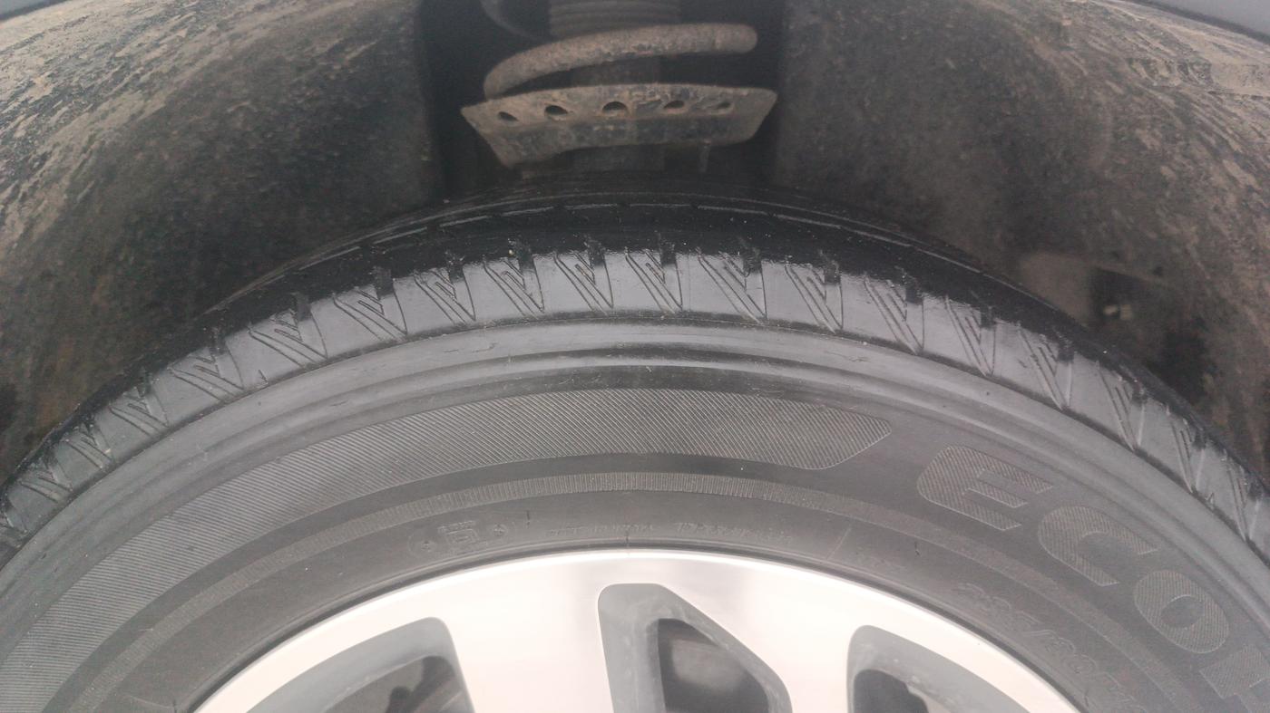 2021 Tata Safari XZ, Diesel, Manual, 64,094 km, Right Front Tyre Tread