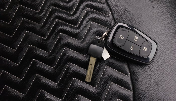 2022 Tata NEXON XZ PLUS (HS) PETROL, Petrol, Manual, 14,009 km, Key Close Up