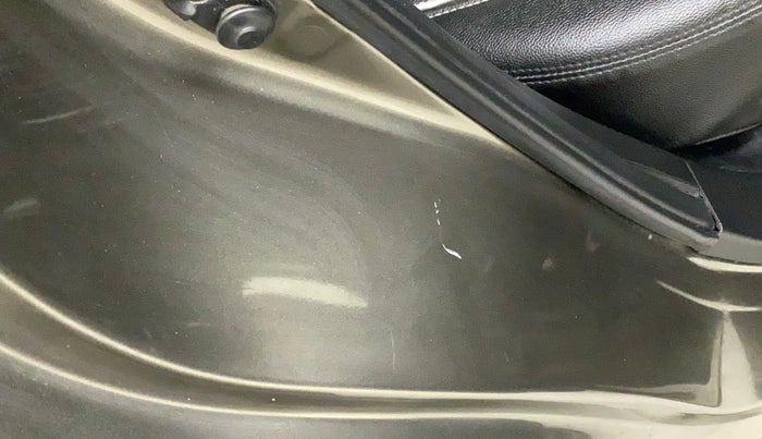 2019 Maruti Swift VXI, Petrol, Manual, 19,744 km, Right C pillar - Minor scratches