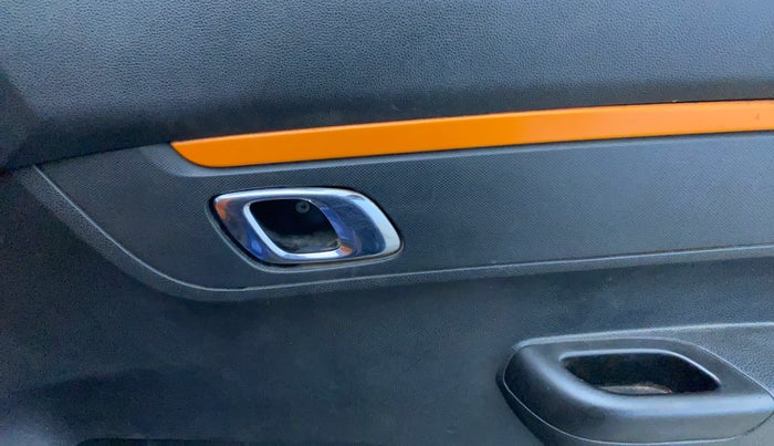 2020 Renault Kwid CLIMBER 1.0 (O), CNG, Manual, 47,062 km, Driver Side Door Panels Control