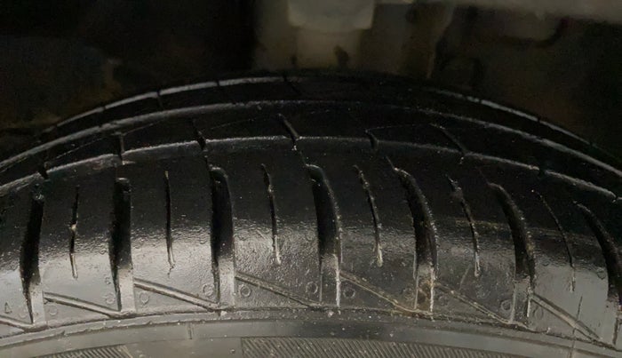 2020 Renault Kwid CLIMBER 1.0 (O), CNG, Manual, 47,062 km, Right Front Tyre Tread