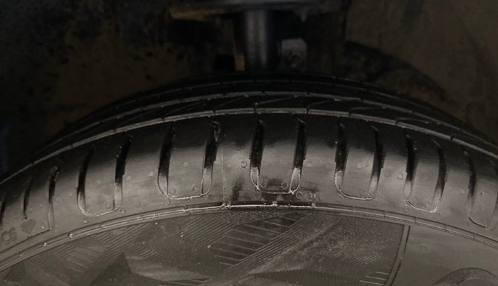 2017 Maruti Baleno SIGMA PETROL 1.2, Petrol, Manual, 97,468 km, Right Front Tyre Tread