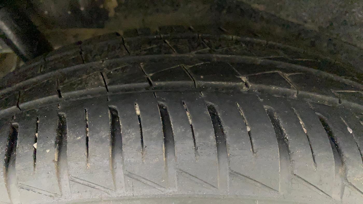 2011 Maruti Wagon R 1.0 VXI, Petrol, Manual, 92,129 km, Right Rear Tyre Tread