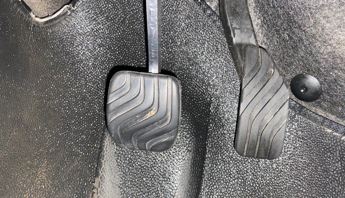 2020 Renault TRIBER RXT AMT, Petrol, Automatic, 31,686 km, Pedals