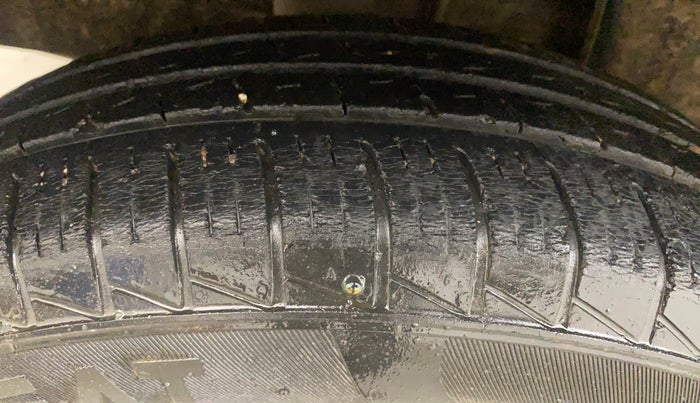 2020 Renault TRIBER RXT AMT, Petrol, Automatic, 31,686 km, Right Rear Tyre Tread