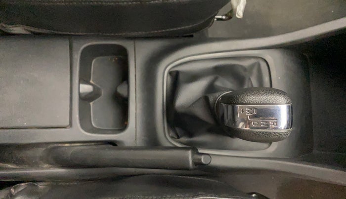 2020 Renault TRIBER RXT AMT, Petrol, Automatic, 31,686 km, Gear Lever