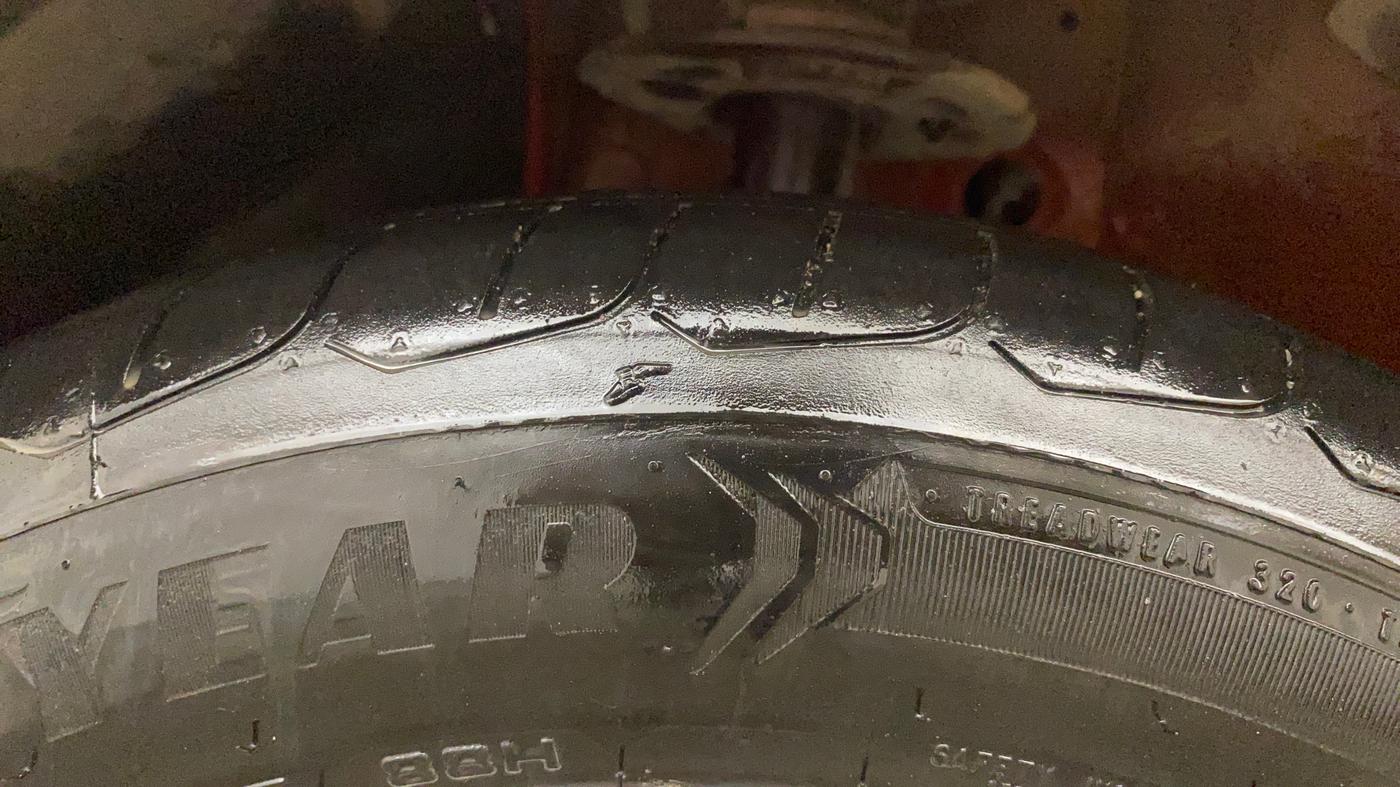 2018 Maruti Swift ZXI AMT, Petrol, Automatic, 57,878 km, Left Front Tyre Tread