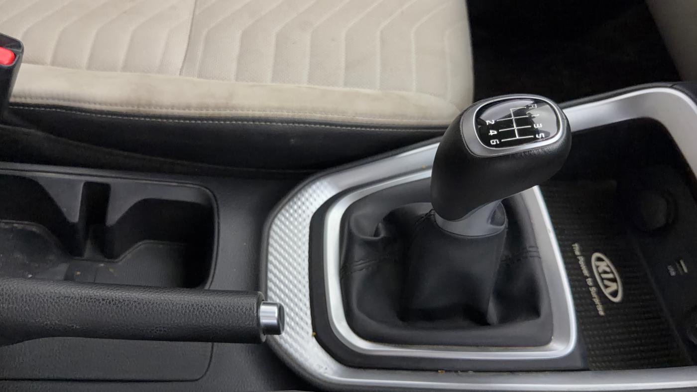 2020 KIA SONET HTX 1.0 IMT, Petrol, Manual, 46,295 km, Gear Lever