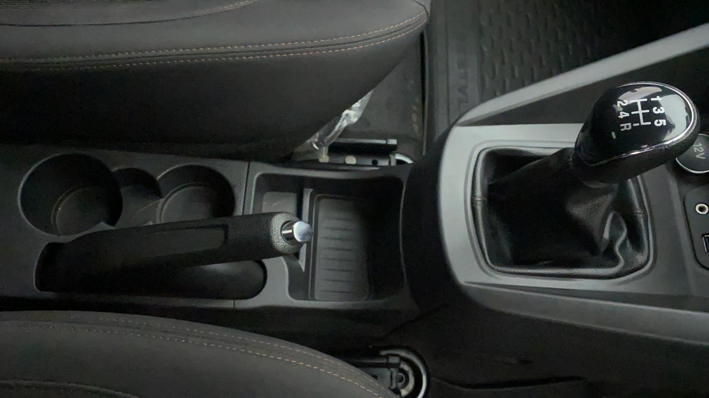2019 Ford FREESTYLE TREND 1.2 TI-VCT, Petrol, Manual, 9,203 km, Gear Lever
