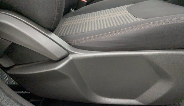 2019 Ford FREESTYLE TREND 1.2 TI-VCT, Petrol, Manual, 9,203 km, Driver Side Adjustment Panel