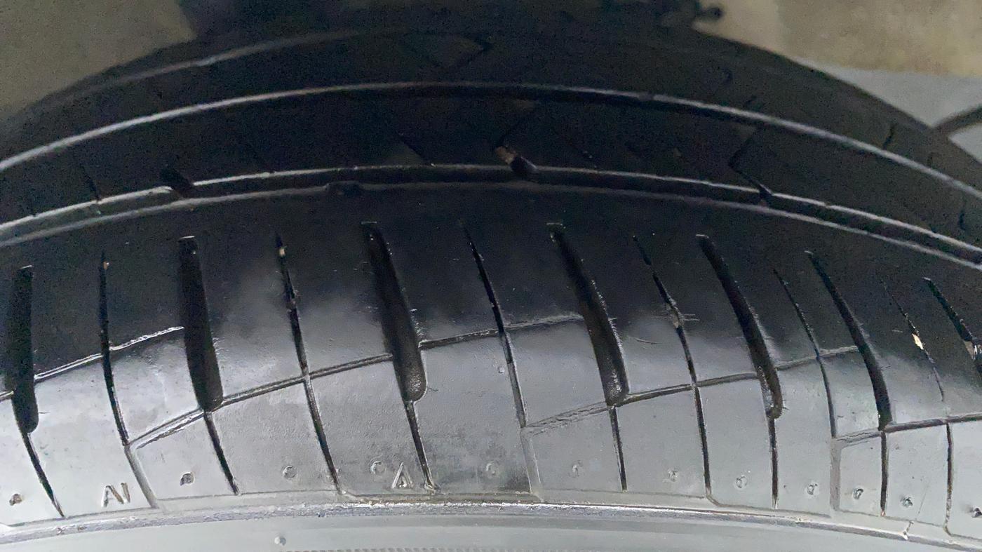 2019 Hyundai Grand i10 1.2 KAPPA SPORTZ (O), Petrol, Manual, 26,269 km, Right Rear Tyre Tread