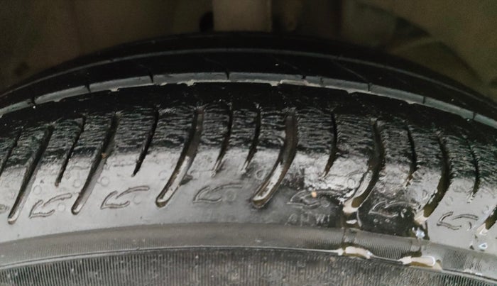 2021 Maruti Baleno SIGMA PETROL 1.2, Petrol, Manual, 35,188 km, Right Front Tyre Tread