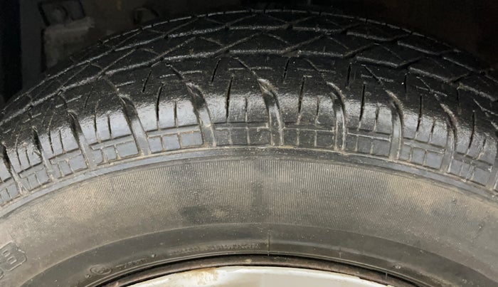2015 Maruti Swift Dzire VXI, Petrol, Manual, 67,837 km, Left Front Tyre Tread