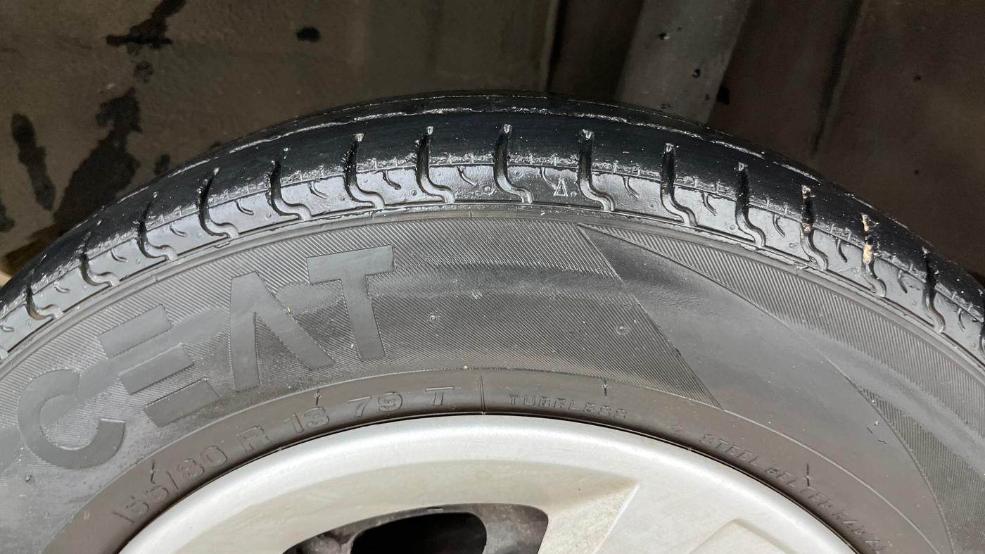 2017 Renault Kwid RXL 1.0 AMT, Petrol, Automatic, 55,328 km, Left Rear Tyre Tread