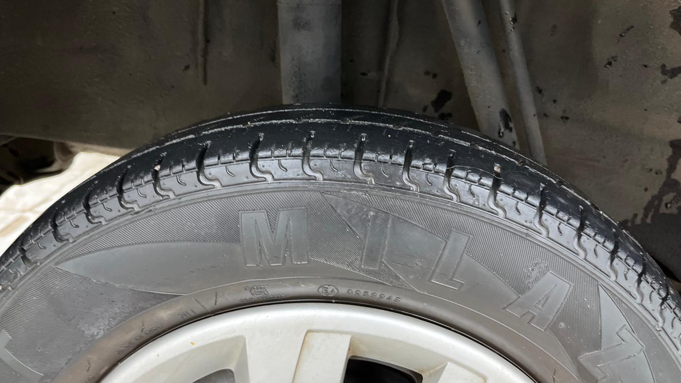 2017 Renault Kwid RXL 1.0 AMT, Petrol, Automatic, 55,328 km, Right Rear Tyre Tread