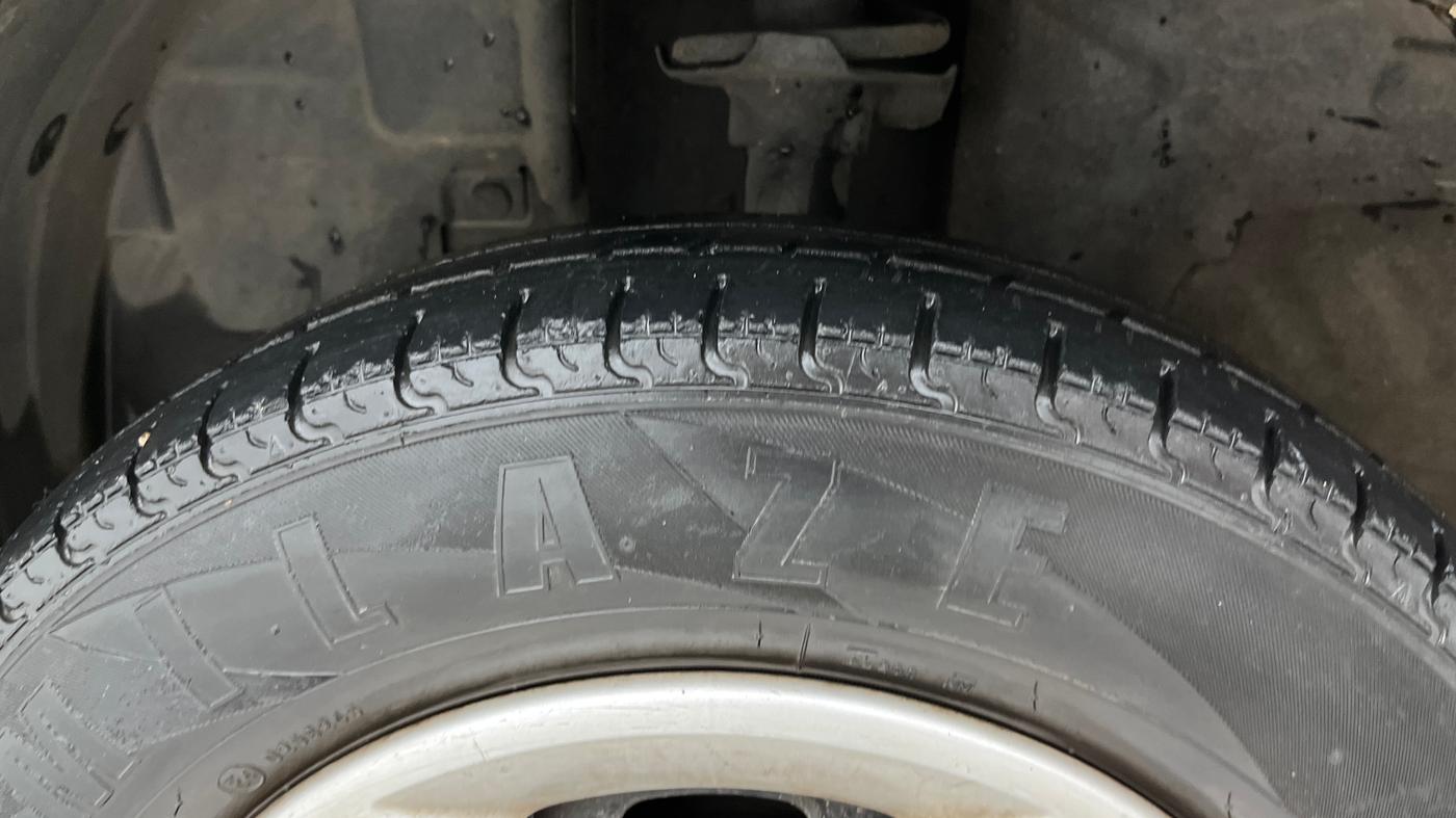 2017 Renault Kwid RXL 1.0 AMT, Petrol, Automatic, 55,328 km, Left Front Tyre Tread