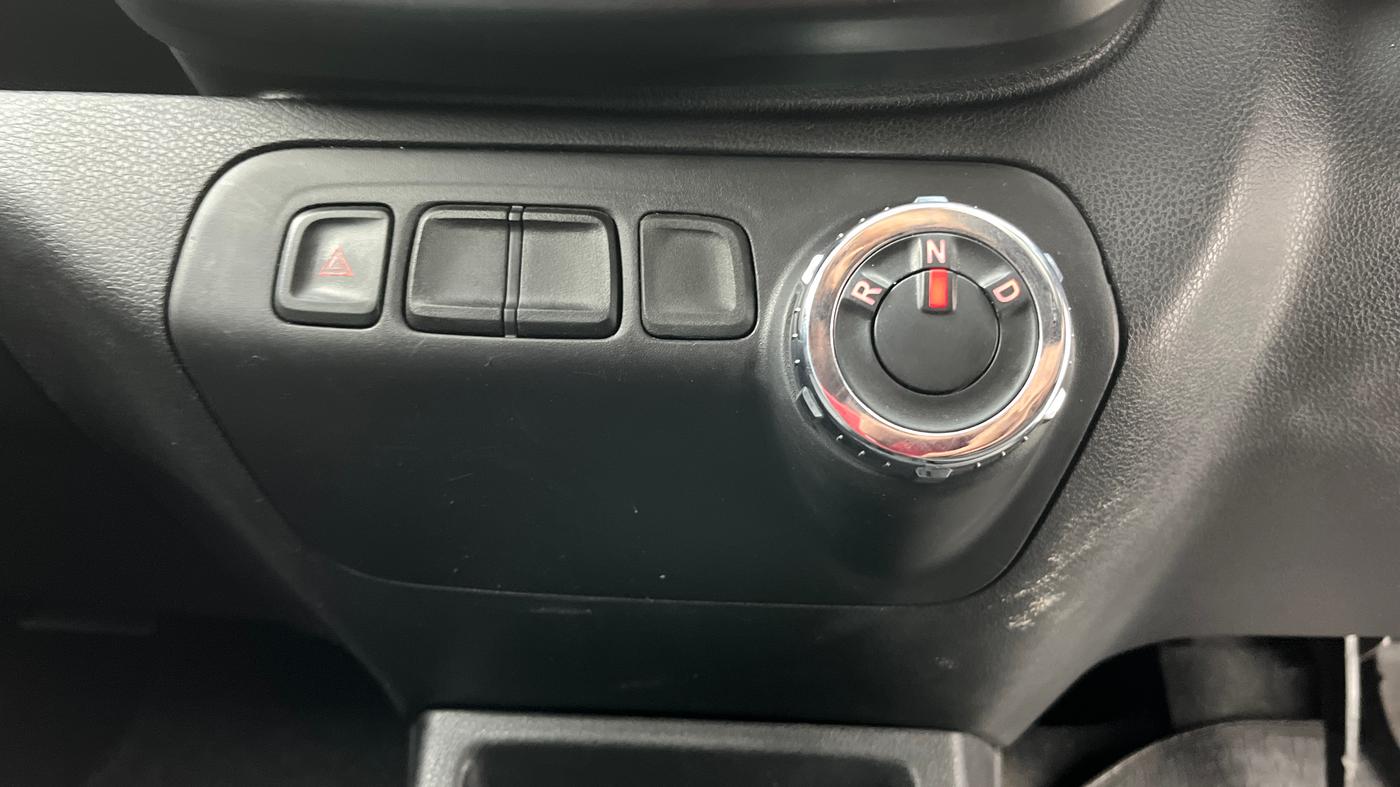 2017 Renault Kwid RXL 1.0 AMT, Petrol, Automatic, 55,328 km, Gear Lever