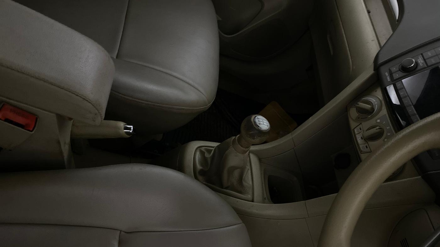 2014 Maruti Ertiga ZDI, Diesel, Manual, 66,201 km, Gear Lever