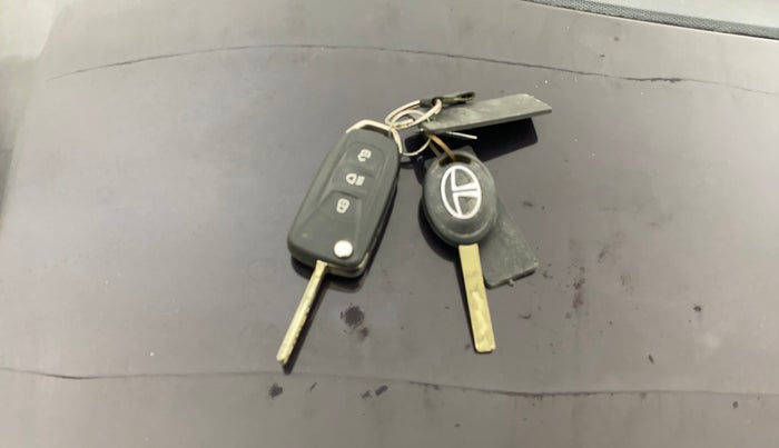 2022 Tata Tiago XZ PLUS PETROL, Petrol, Manual, 27,607 km, Key Close Up