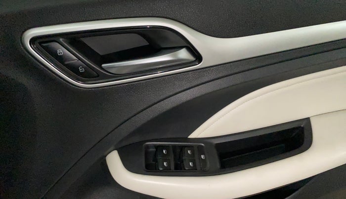 2022 MG ASTOR SUPER EX 1.5 MT, Petrol, Manual, 44,245 km, Driver Side Door Panels Control