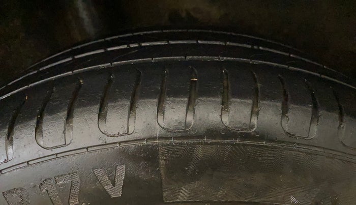 2022 MG ASTOR SUPER EX 1.5 MT, Petrol, Manual, 44,245 km, Right Rear Tyre Tread