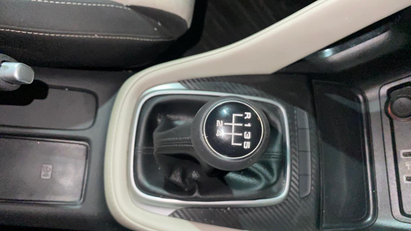2022 MG ASTOR SUPER EX 1.5 MT, Petrol, Manual, 44,287 km, Gear Lever