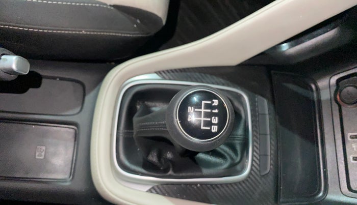 2022 MG ASTOR SUPER EX 1.5 MT, Petrol, Manual, 44,245 km, Gear Lever