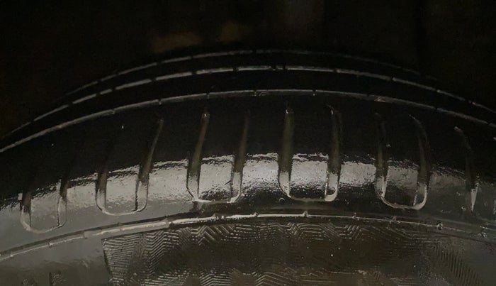 2022 MG ASTOR SUPER EX 1.5 MT, Petrol, Manual, 44,245 km, Left Rear Tyre Tread