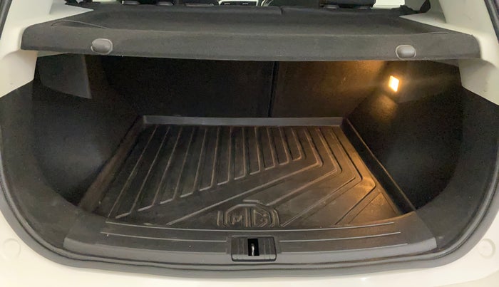 2022 MG ASTOR SUPER EX 1.5 MT, Petrol, Manual, 44,245 km, Boot Inside