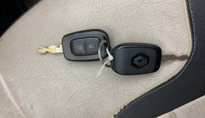 2020 Renault Kwid RXT 1.0 (O), Petrol, Manual, 11,219 km, Key Close Up