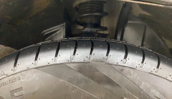 2020 Renault Kwid RXT 1.0 (O), Petrol, Manual, 11,219 km, Right Front Tyre Tread