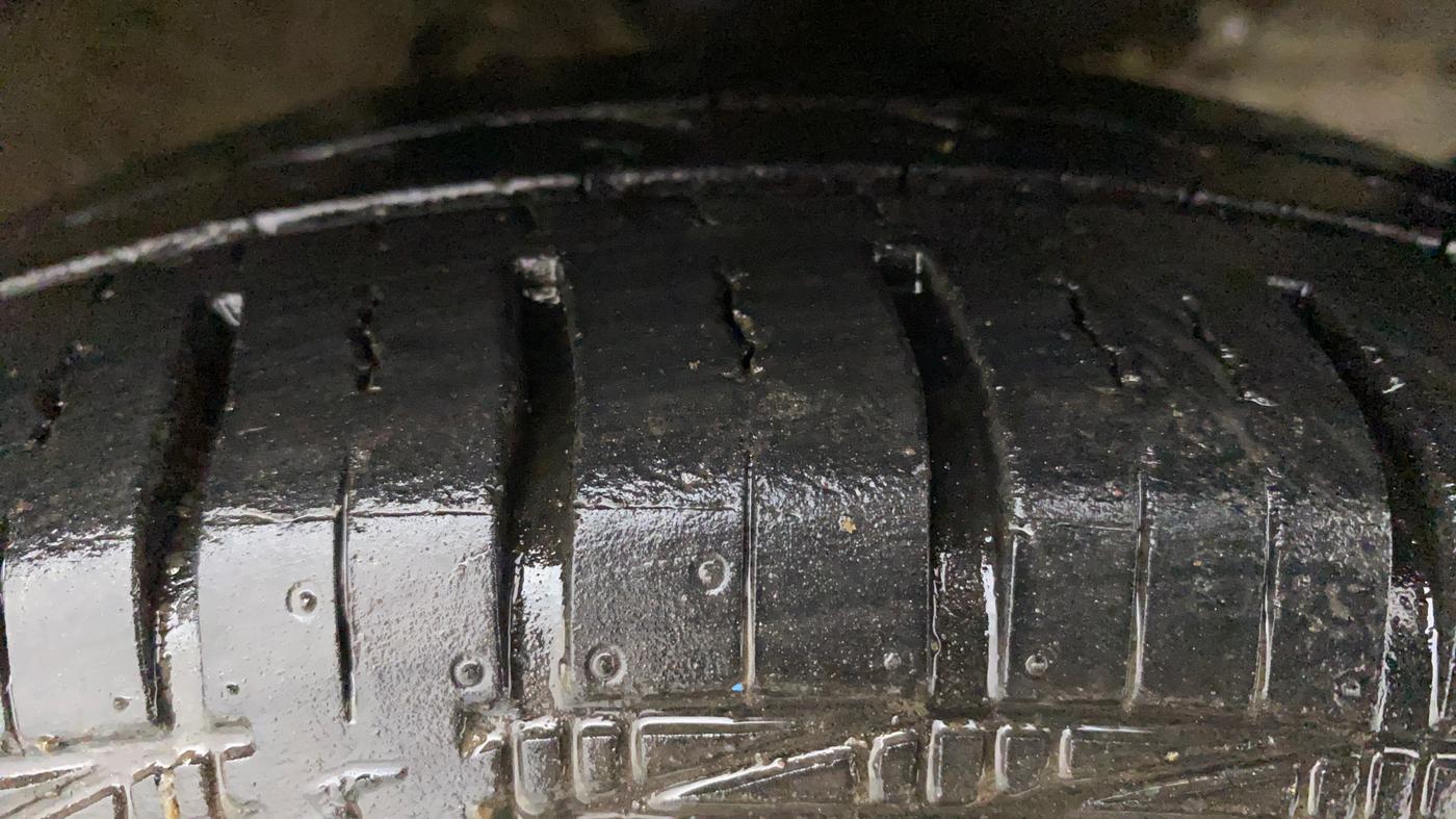 2010 Maruti A Star VXI, Petrol, Manual, 29,141 km, Right Front Tyre Tread