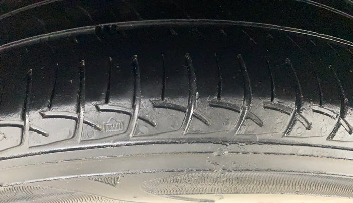2016 Volkswagen Ameo HIGHLINE1.2L, Petrol, Manual, 56,702 km, Left Rear Tyre Tread