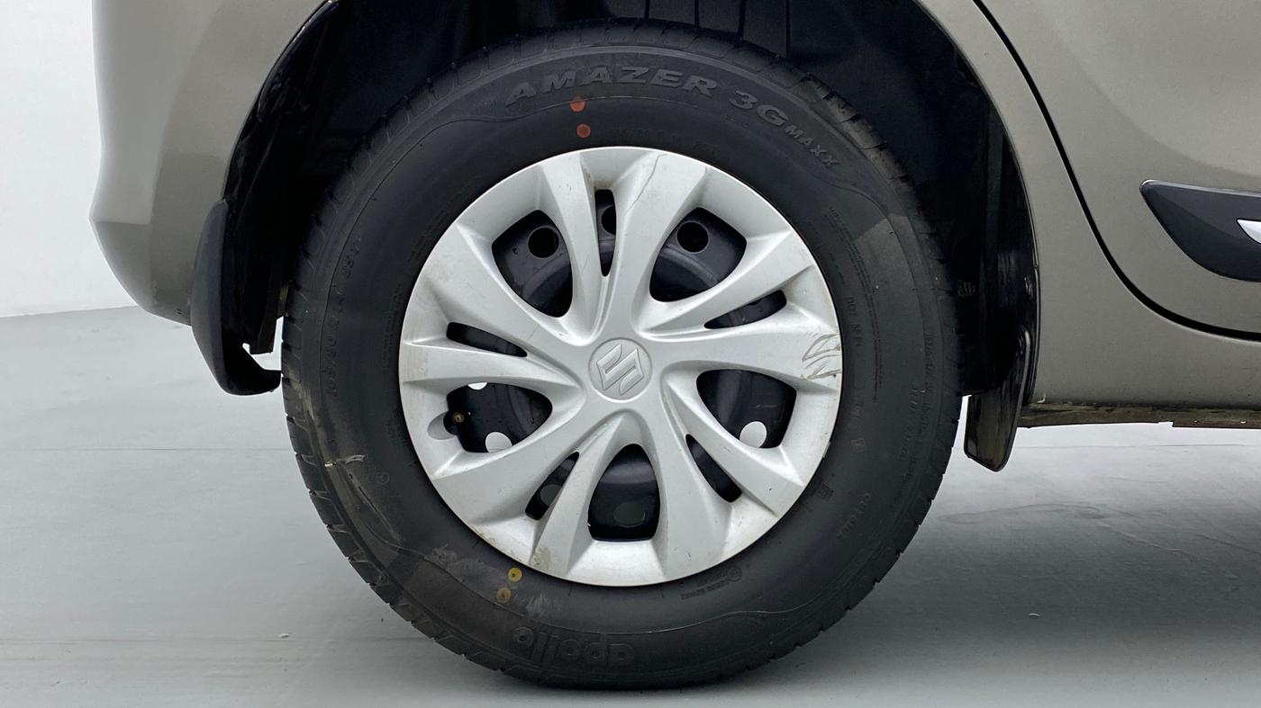 2018 Maruti Swift VXI D, Petrol, Manual, 16,304 km, Right Rear Wheel