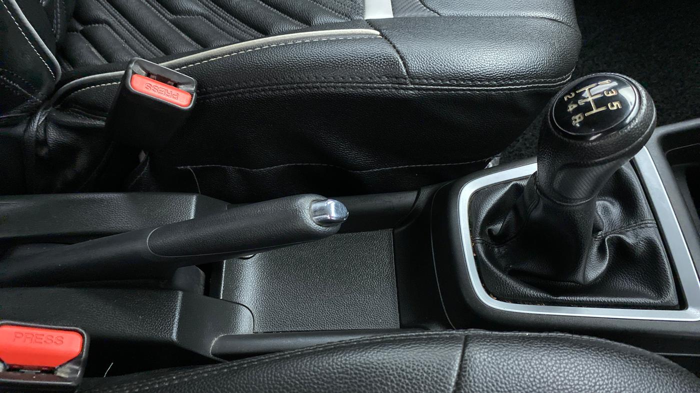 2018 Maruti Swift VXI D, Petrol, Manual, 16,304 km, Gear Lever