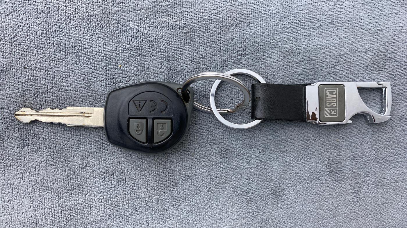 2018 Maruti Swift VXI D, Petrol, Manual, 16,304 km, Key Close Up