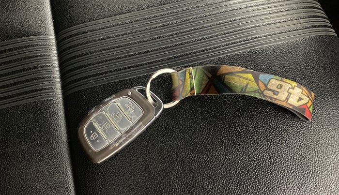 2020 Hyundai NEW I20 Asta 1.0 GDI Turbo IMT, Petrol, Manual, 68,177 km, Key Close Up