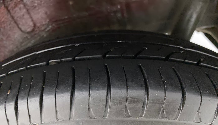 2011 Maruti Wagon R 1.0 LXI, CNG, Manual, 89,050 km, Left Rear Tyre Tread