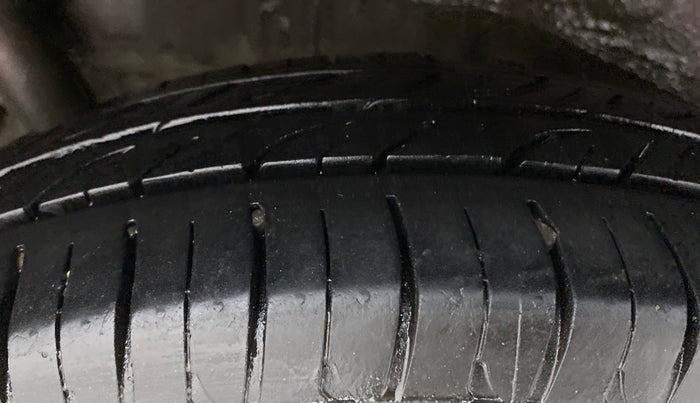 2011 Maruti Wagon R 1.0 LXI, CNG, Manual, 89,050 km, Right Rear Tyre Tread