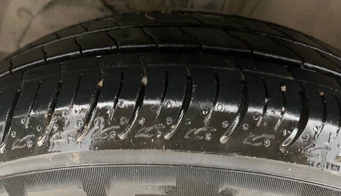 2020 Maruti Baleno DELTA PETROL 1.2, Petrol, Manual, 73,745 km, Left Front Tyre Tread