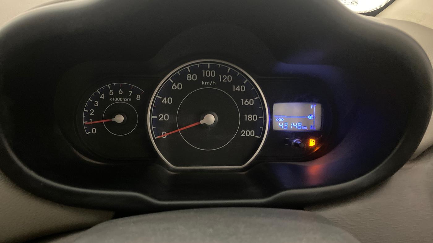 2016 Hyundai i10 SPORTZ 1.1, Petrol, Manual, 43,144 km, Odometer Image