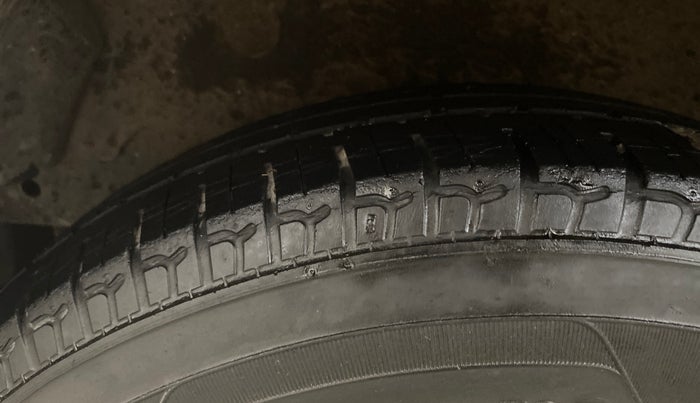 2016 Hyundai i10 SPORTZ 1.1, Petrol, Manual, 43,144 km, Right Rear Tyre Tread